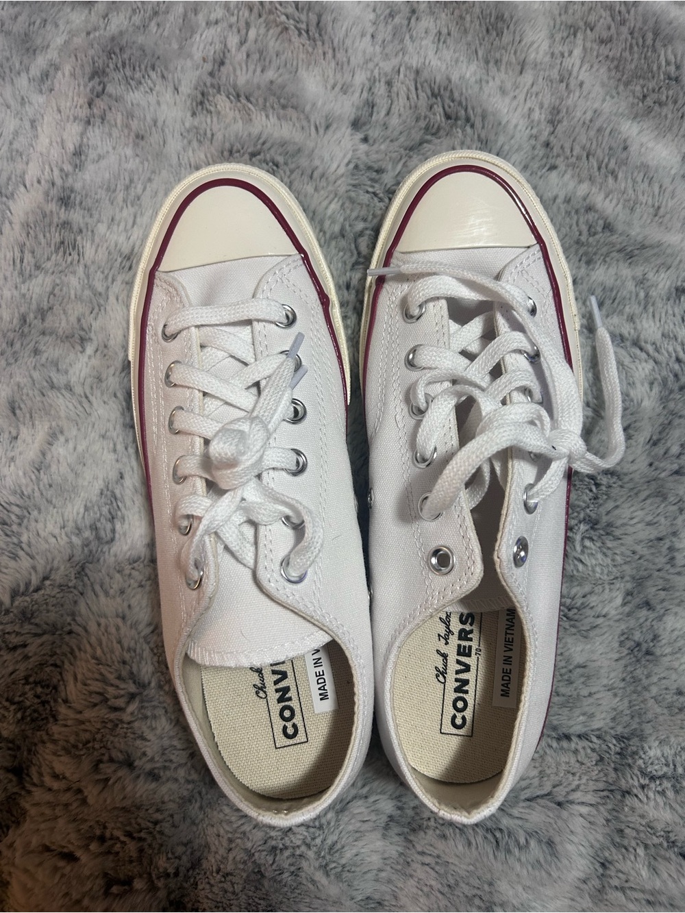 Brand new women's size 9 or men's size 7 low top Converse